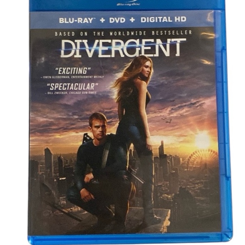 2 DVD Movies, 1 Case Divergent & The Maze Runner Blu-Ray Digital GD